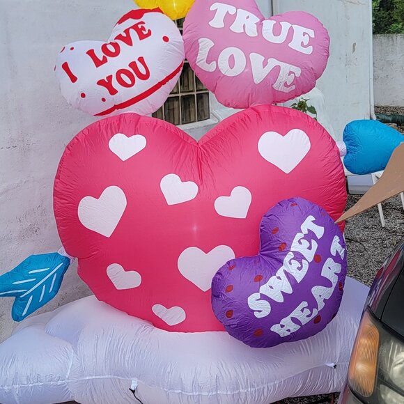 Hearts Inflatable - Picture 1 of 2
